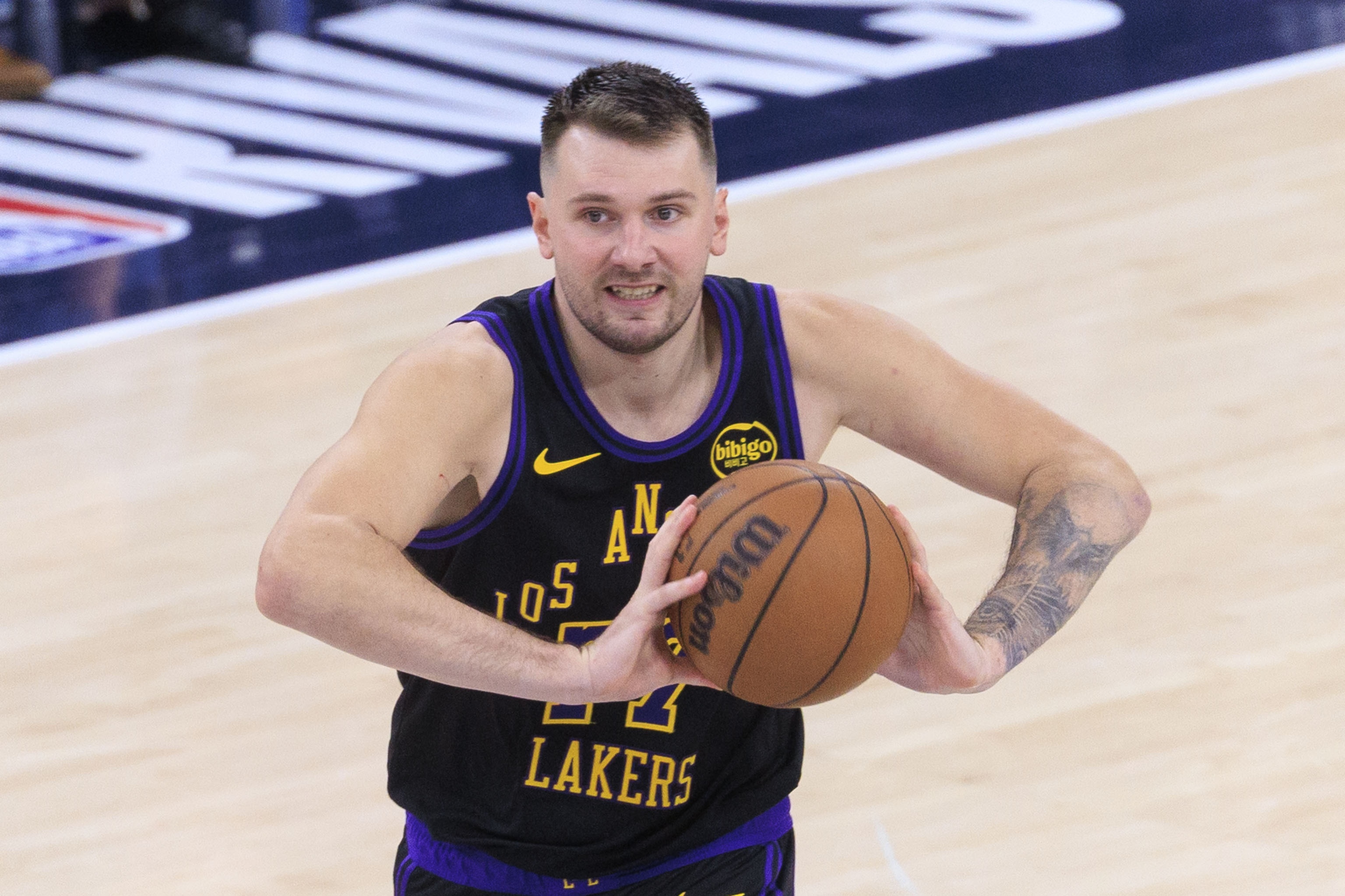 彩经网-雷迪克：想让东契奇充分发挥 必须给他战术自主权 这是关键的一点